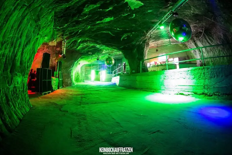 Sandsteinhöhlen Halberstadt – Techno / Tekk Mythos unter der Erde 1 sandsteinhöhlen_halberstadt_keinbockauffratzen
